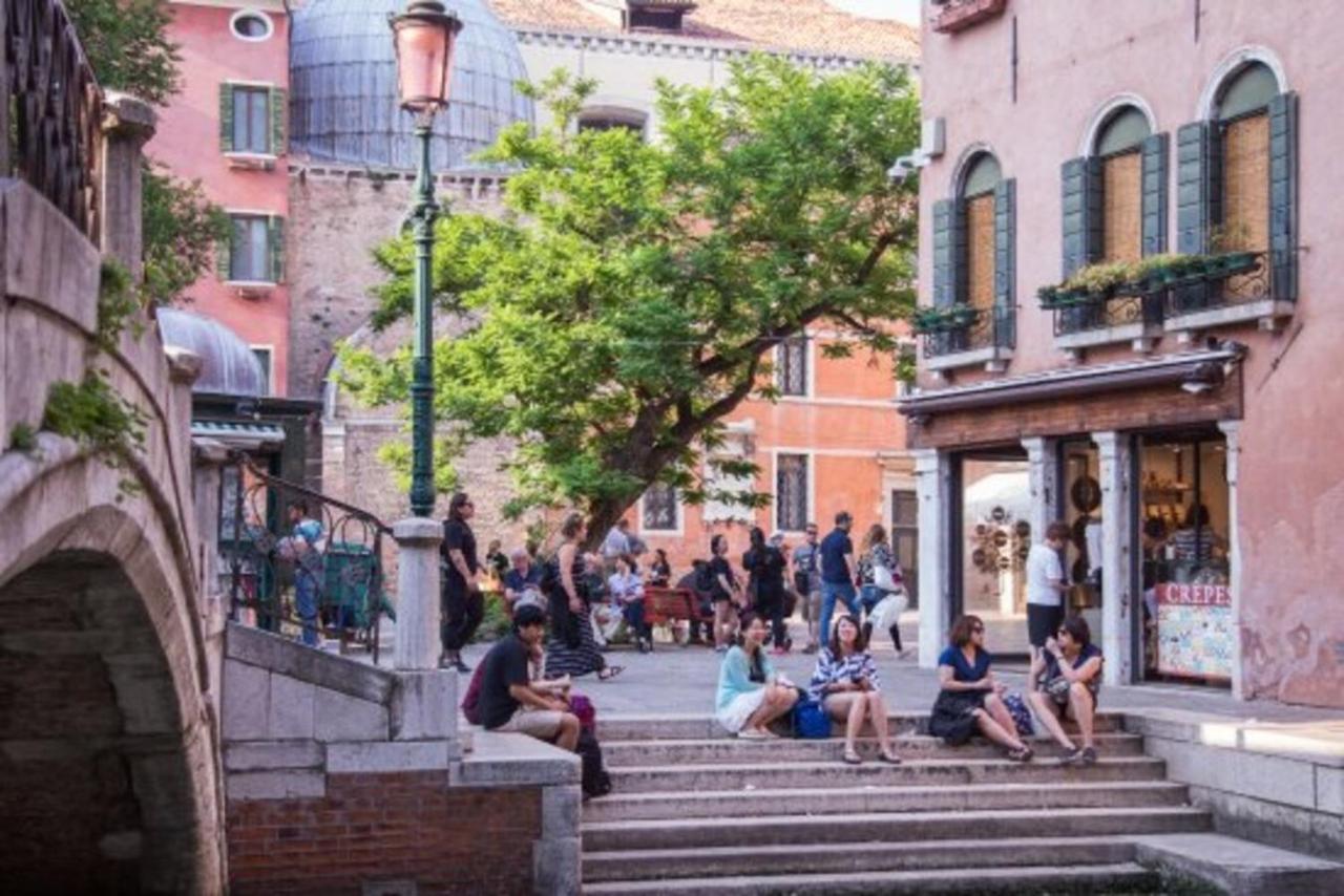 Blue George Apartment Venesia Bagian luar foto